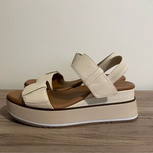 Caslon platform sandals cream leather size 8M